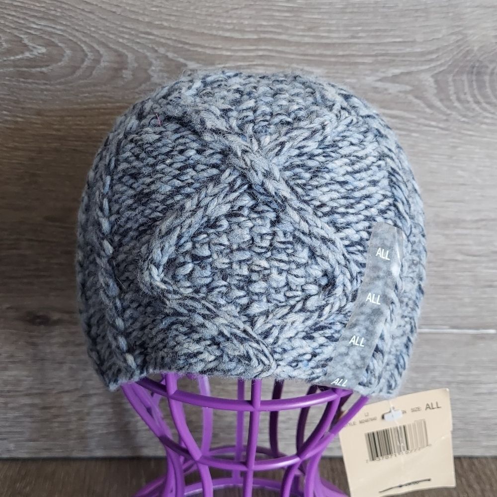 NEW Guess Lambswool Knit Beanie